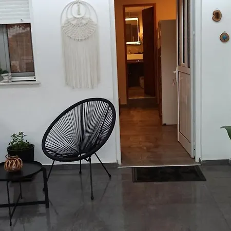 2 Lägenhet *